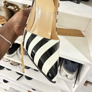 Louboutin sz 39 pointed shoes